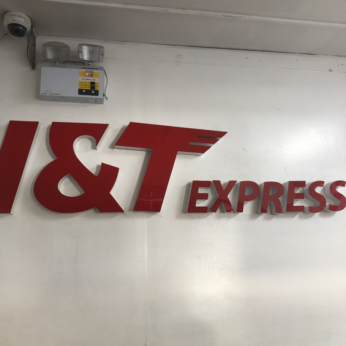 summerstudios__'s tweet photo. #SS_Update

just dropped off parcels to j&amp;t express

will email tracking numbers later ✨ https://t.co/elVsxl4ZO1
