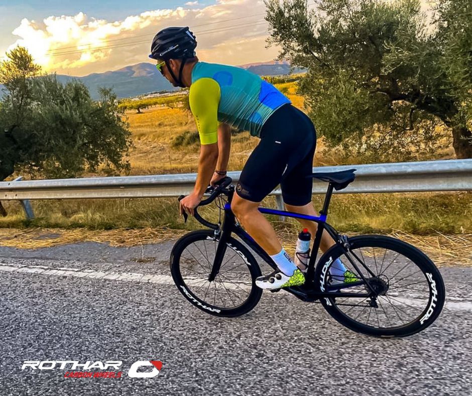 "Cada amanecer es una oportunidad de hacerlo mejor, de ser mejor persona y de ser felices!!!" Muy cierto, @salbiker9 👏🏼👏🏼👏🏼   rotharwheels.com