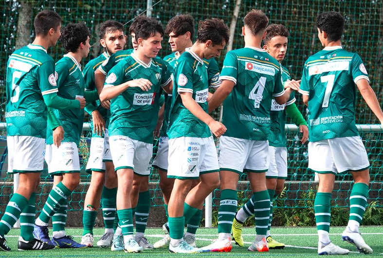 ⚽🧮 RESULTADOS DEL #DH1 ⚽🧮

🤯 El  <a href="/CoruxoFCoficial/">Coruxo FC ⚒️</a> 🟢🟢 golea al <a href="/TSKROCES_OFIC/">TSK ROCES C.D.</a> ⚪🔴
🏆 El <a href="/RCDeportivo/">RC Deportivo</a> 🔵⚪ y el <a href="/RealSporting/">Real Sporting</a> 🔴⚪ siguen presionando al líder 
🆙 El <a href="/CFBansanderOfic/">CFBansanderOficial</a> sigue escalando posiciones 🔴🔴 
✒️<a href="/jorge_bangbang7/">Jorge</a>
🔗juvenildivisiondehonor.com/jornada-7-dh1-…
#JuvenilDH👟