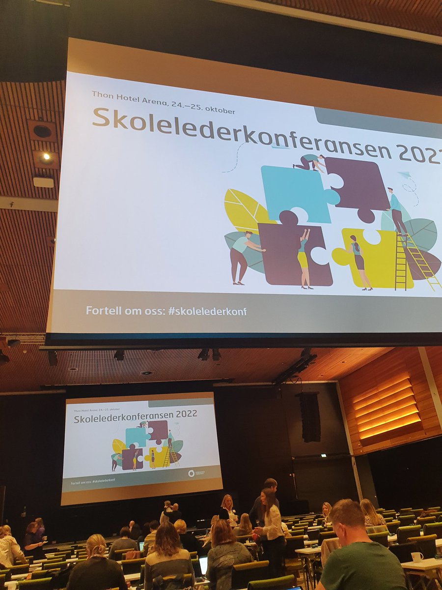 <a href="/BerntsenMonica/">Monica Berntsen</a> og eg er klare for to inspirerande dagar på @utdanningsf sin #skolelederkonferanse.