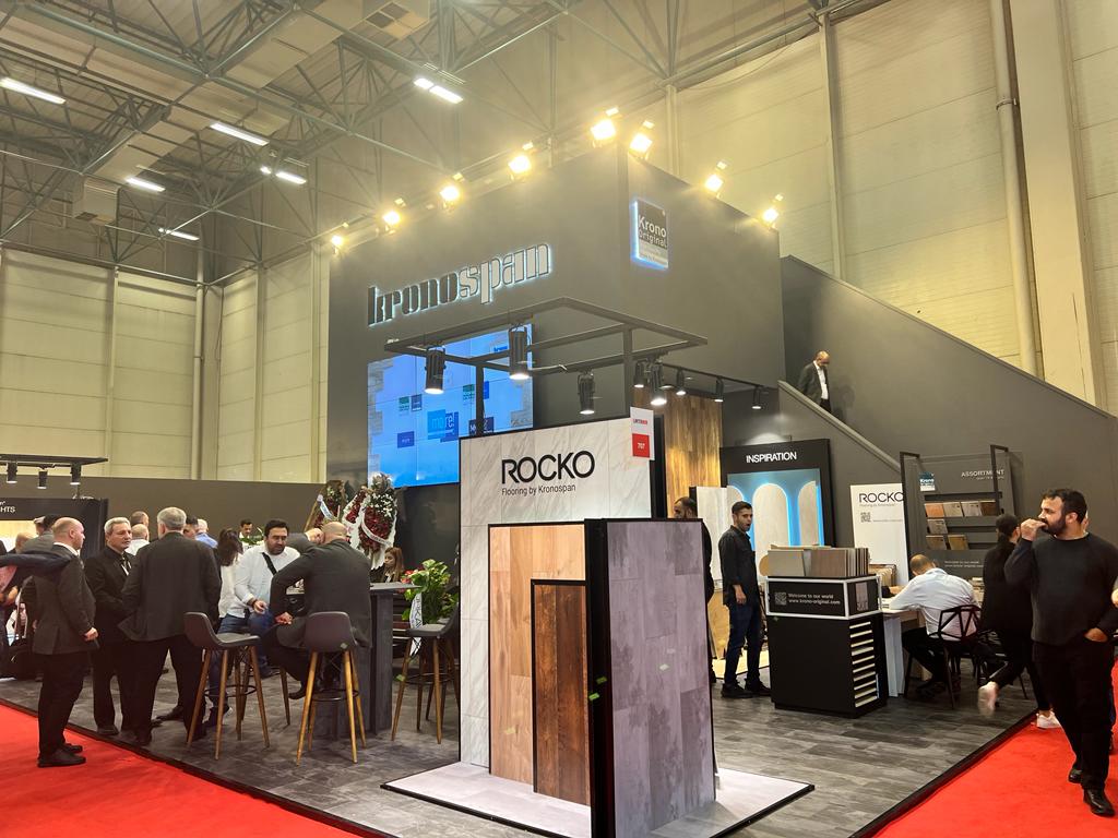 Kronospan's tweet photo. We're happy to be at #Intermob2022, where we're exhibiting various products & decor highlights corresponding to the trends of tomorrow.
๐๐๐ฅ๐ฅ ๐, ๐๐จ๐จ๐ญ๐ก ๐๐๐
Kronodesign Trends Decors
#SlimLineWorktops
Feelness collection
Laminate & SPC flooring
#Kronospan #Kronodesign https://t.co/E7ZKWZNQ8g