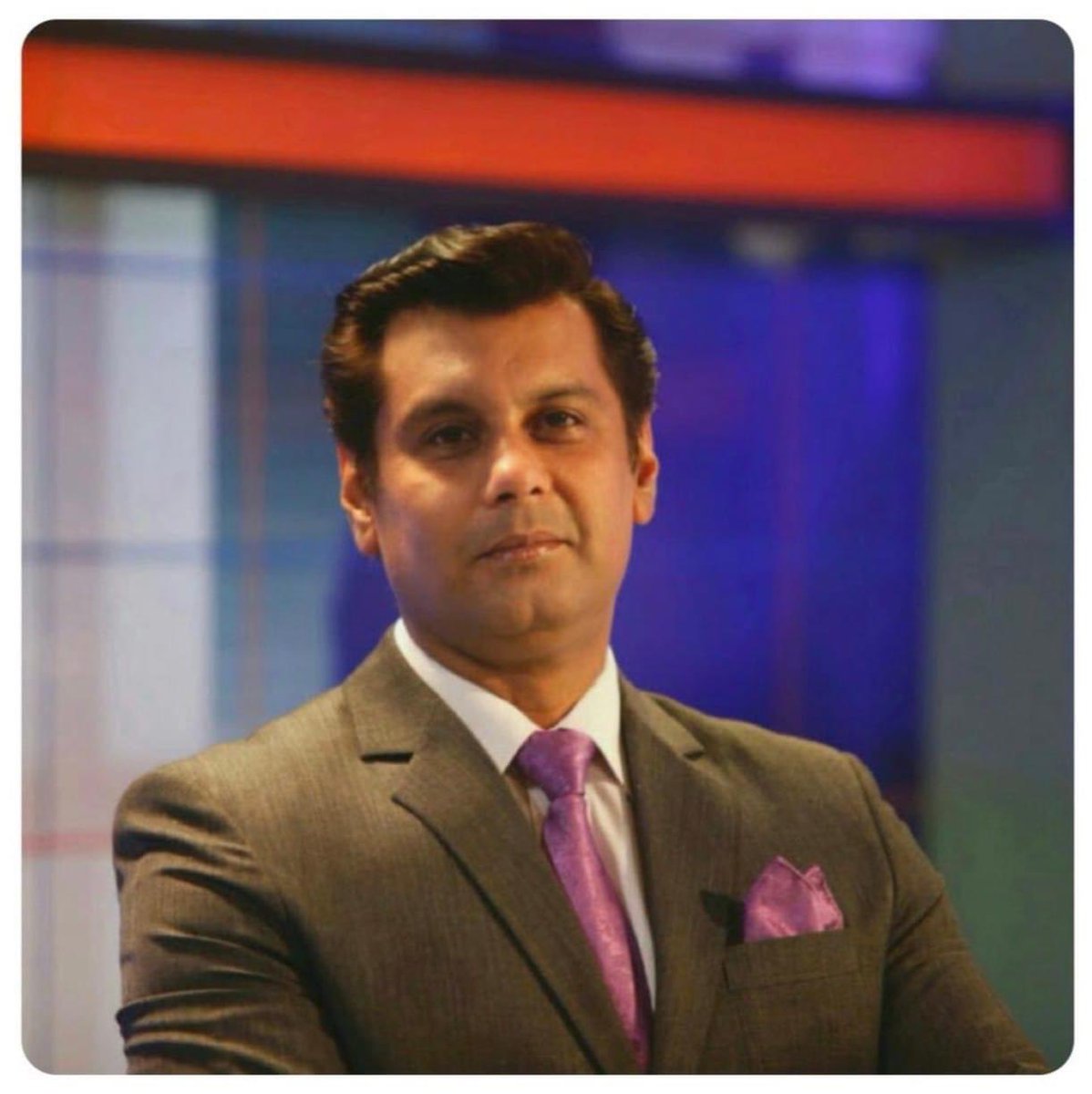 MshooqueA's tweet photo. نِثار میں تیری گلیوں کے اے وطن کہ جہاں
چلی ہے رسم کہ کوئی سر اٹھا کر نہ چلے💔
#ArshadSharif https://t.co/gSObwz3hhT