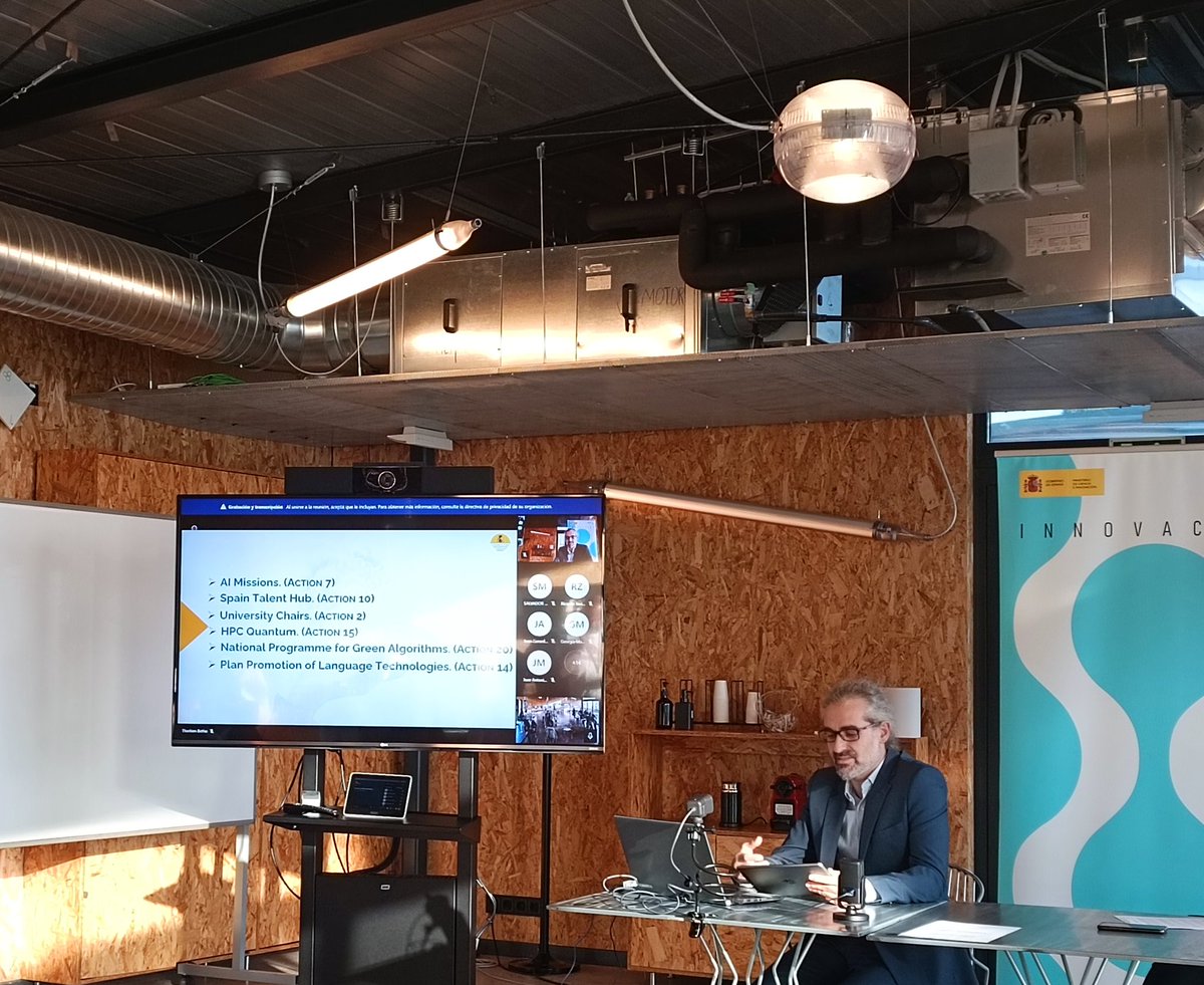 IntelComp_H2020's tweet photo. Ezequiel García, Technology Coordinator at @SEDIAgob presents several initiatives of #AI in which are working to implement in the near future
#IntelComp #ArtificialIntelligence #LivingLab #H2020 https://t.co/gOflF5LIg5