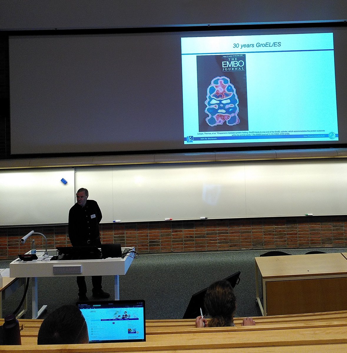 The #cryoNet meeting is opened by Wolfgang Baumeister who in his keynote highlighted the advances and challenges of #CryoET. His vision for cryoET is to get 15A reconstruction from 1 single protein. Imagine what we could learn about biology from this!