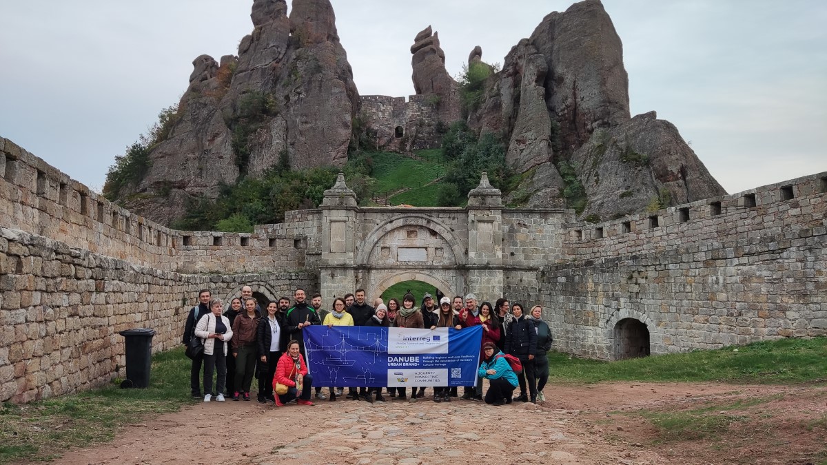 DANubeUrbanBran's tweet photo. Great experiences on one of the last #DANUrB+ Partners' Meetings and the final Study Trip for the project held in Bulgaria between 10-15 October thanks to PPs - National Tourism Cluster "Bulgarian Guide" and Bluelink Foundation🙌
👉 Check out what happened https://t.co/pXeFMg9s92 https://t.co/JAzl6wWQBC