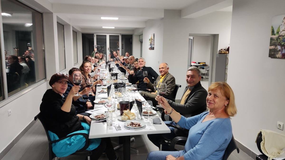 DANubeUrbanBran's tweet photo. Great experiences on one of the last #DANUrB+ Partners' Meetings and the final Study Trip for the project held in Bulgaria between 10-15 October thanks to PPs - National Tourism Cluster "Bulgarian Guide" and Bluelink Foundation🙌
👉 Check out what happened https://t.co/pXeFMg9s92 https://t.co/JAzl6wWQBC