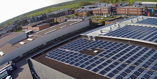 Het <a href="/N_Groeifonds/">Nationaal Groeifonds</a> heeft bekend gemaakt het programma ‘werklandschappen vd toekomst’ met € 49 mln definitief te ondersteunen. Het transformeren van bedrijventerreinen maakt hier onderdeel vanuit. Aanmelden voor de online #VNONCWbijpraat 27 oktober bit.ly/3MFWRT9 1/2