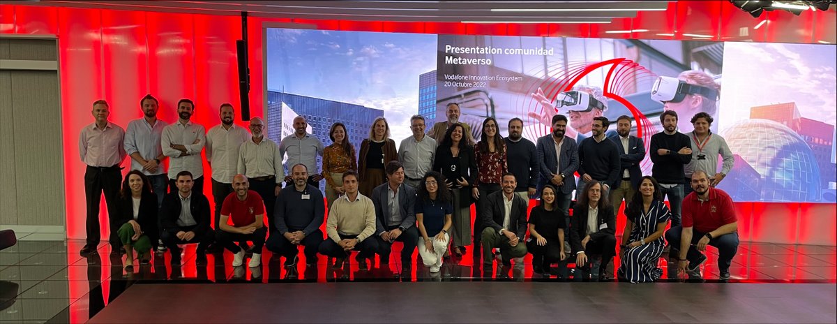 VodafoneEmpresa's tweet photo. Así fue el #ThinkTank sobre #Metaverso celebrado en #VodafoneLab donde expertos en #RealidadExtendida, #Blockchain y #5G nos hablaron de los retos y oportunidades que ofrece el Metaverso a las empresas.

Consulta toda nuestra actividad de innovación 👉https://t.co/XirwQtkLTS https://t.co/UYjKfhPEUi