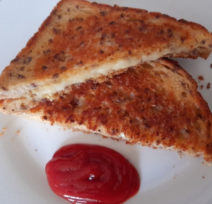 Fried Cheese Sarnie 😜 #veganfood