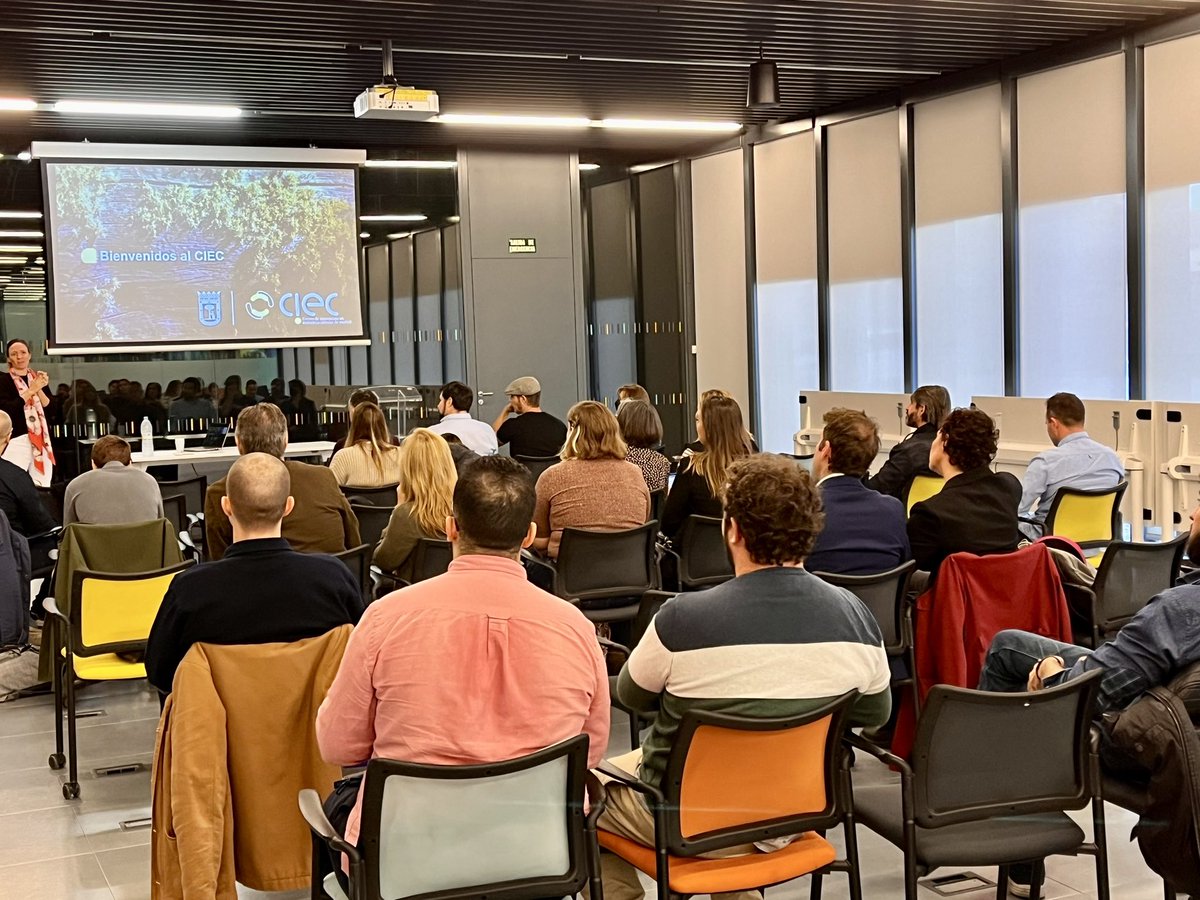 CIEC_Madrid's tweet photo. ¡Comenzamos #CIECAcelera y #CIECIncuba!

Os damos la bienvenida al comienzo de los programas de #aceleración e #incubación para empresas, startups y proyectos en torno a la #economíacircula.

¡Enhorabuena a los y las seleccionados!

#CIECMadrid https://t.co/ArQxbnSKbJ