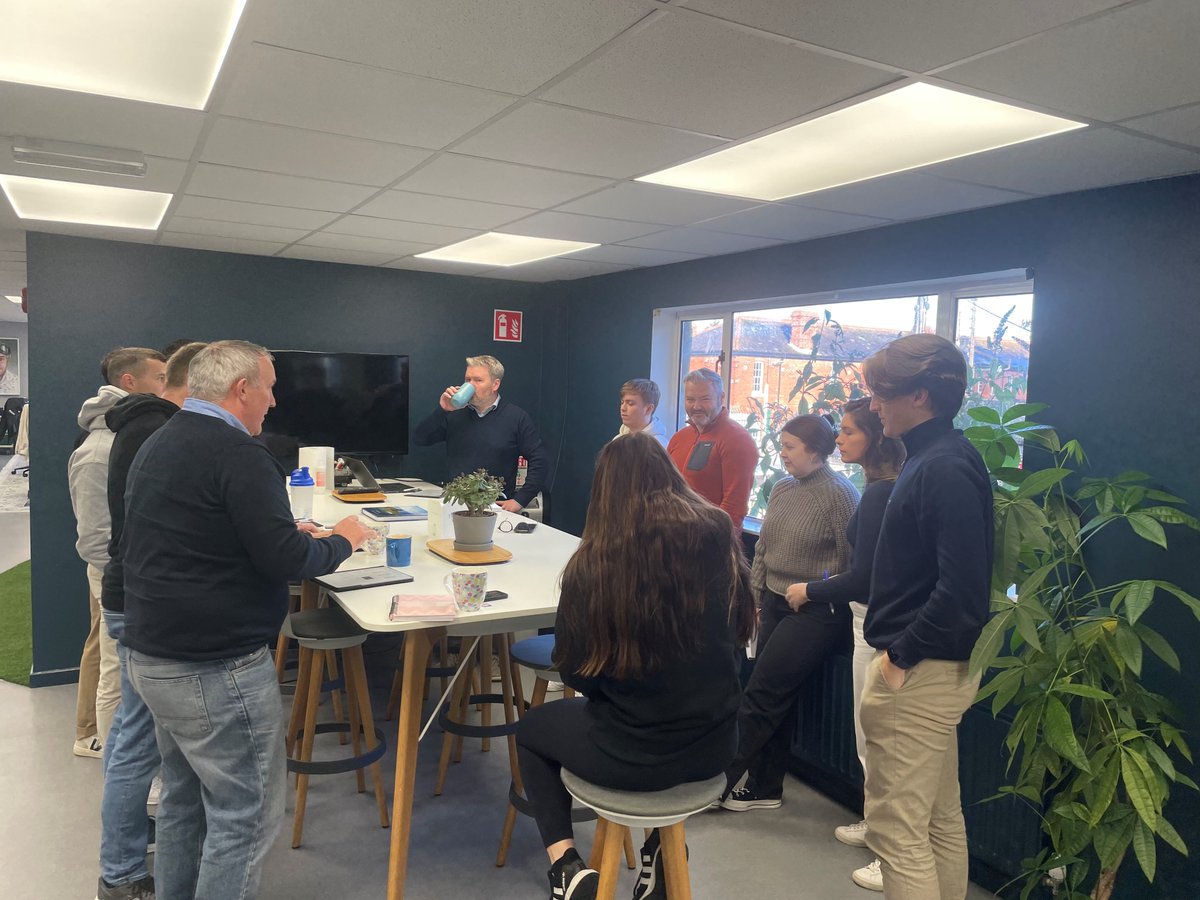 wearebroadlake's tweet photo. Monday morning 9.30am huddle in #blackbuilding. Planning #ClearTracks and IROAR-ing for the week ahead. https://t.co/gypL5vmK5J