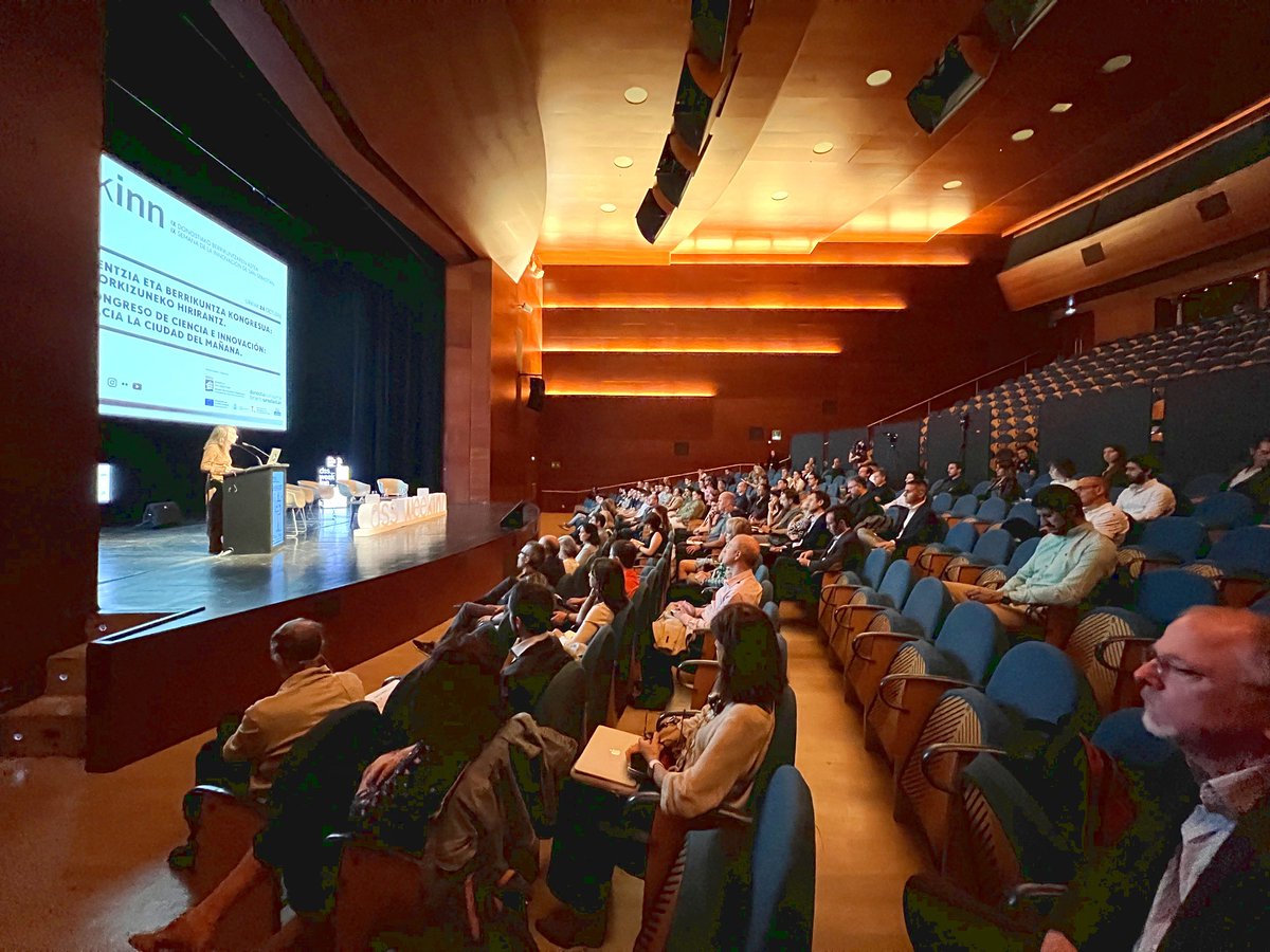 SocialistasDono's tweet photo. San Sebastián celebra la IX edición de la #DSSWeekINN con un congreso en el Kursaal que reúne a personas que trabajan en ciencia e innovación. La sesión ha sido inaugurada por la concejala de Impulso Económico @PSE_Marisol Garmendia. #FomentoSS https://t.co/amR7KAuS9p
