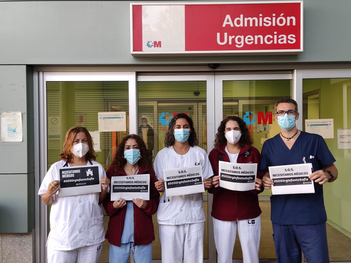 amytsmedicos's tweet photo. 😍Desde el Hospital de El Escorial nos llegan estas imágenes solidarizándose con los urgenciólogos del Hospital Infanta Sofía

👏¡Muy grandes!

#SOSUrgInfantaSofia @SomosUrgencias @amytsmedicos @MUDmedicos @IdiazAyuso @eruizescudero https://t.co/zrh8GY1yec