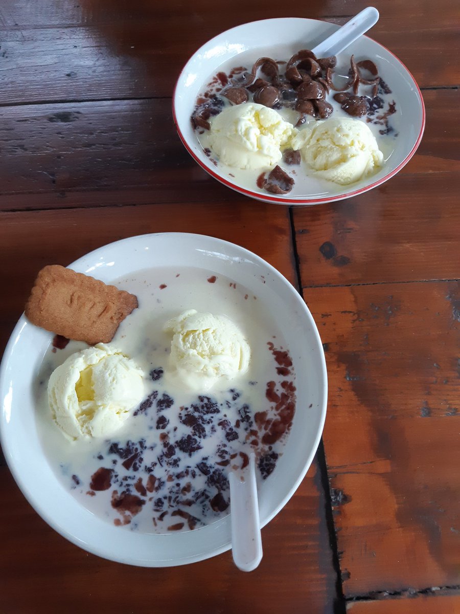 FFOODFESS's tweet photo. yummy siapa suka fess 🤤 btw ini di kangbubur surabaya guys💖 https://t.co/PBgRmty9i7