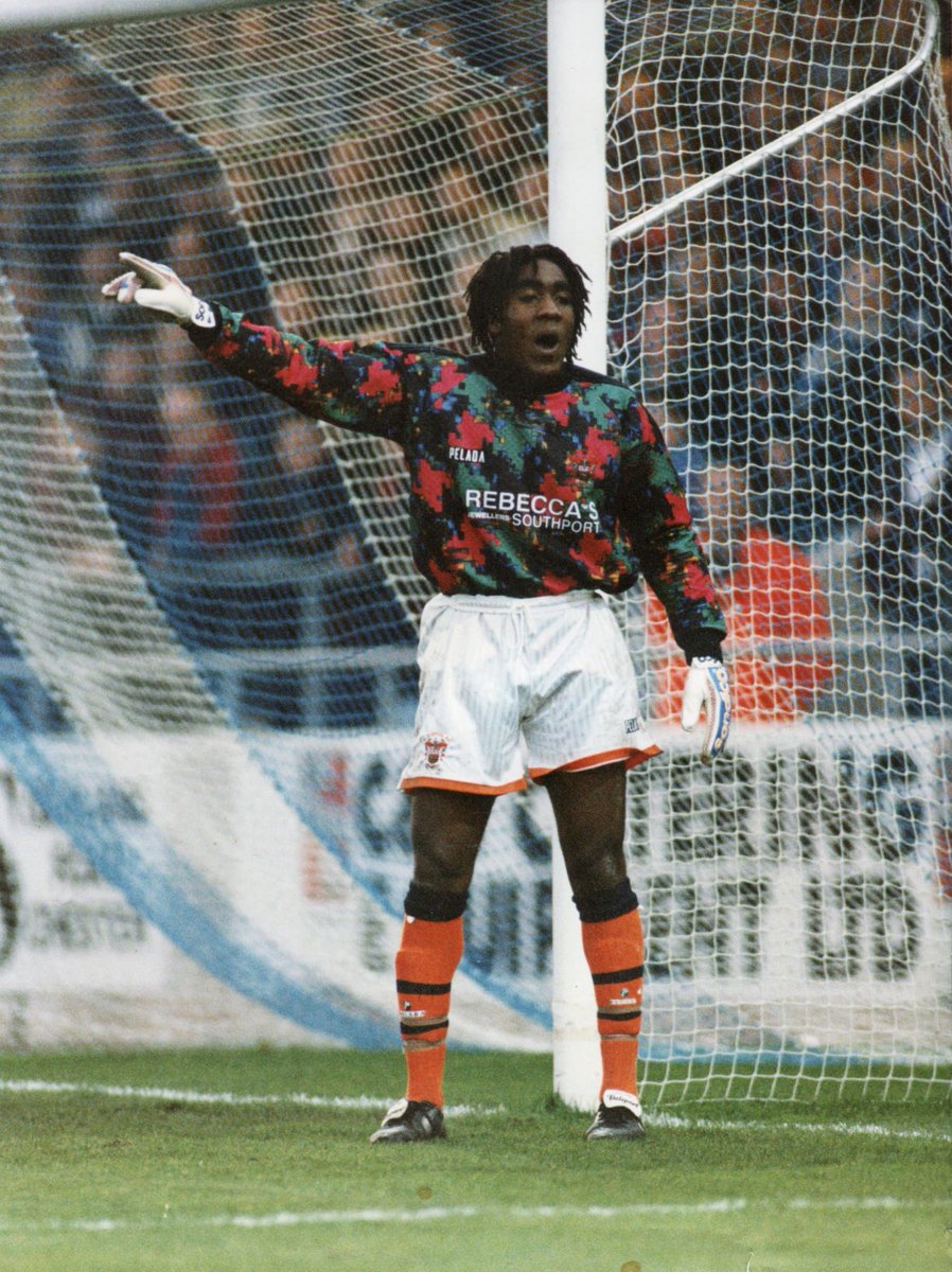 BFC_ExPlayers's tweet photo. Happy 49th Birthday today to former Pool goalie ..... Mel Capleton
Hope you have a great day Mel !
πππβ½οΈπ₯
π
#TopMan
#LovedHisTimeAtBFC https://t.co/Ig8eDgeDvM