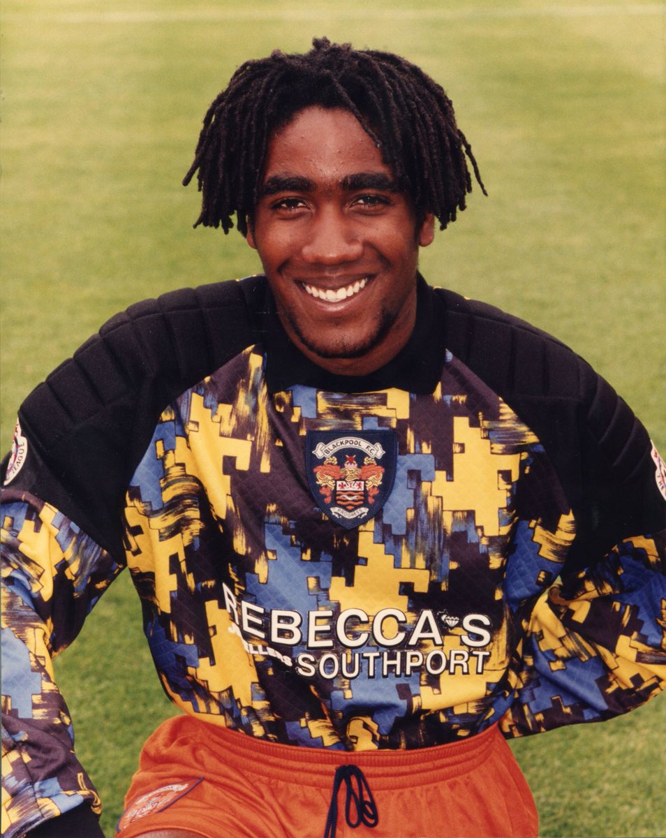 BFC_ExPlayers's tweet photo. Happy 49th Birthday today to former Pool goalie ..... Mel Capleton
Hope you have a great day Mel !
πππβ½οΈπ₯
π
#TopMan
#LovedHisTimeAtBFC https://t.co/Ig8eDgeDvM