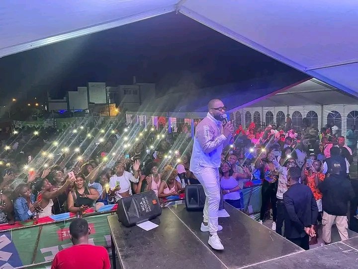 EddyEdwardz28's tweet photo. @maya_postigo #oSonho em #inhambane foi 🔥🔥 grande show https://t.co/iwr8tVDaQ8