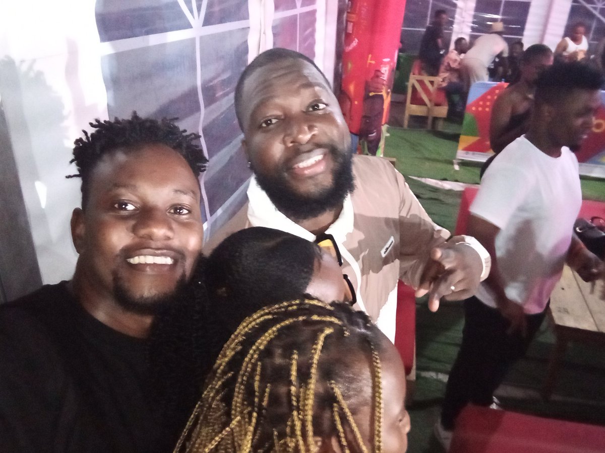 EddyEdwardz28's tweet photo. @maya_postigo #oSonho em #inhambane foi 🔥🔥 grande show https://t.co/iwr8tVDaQ8