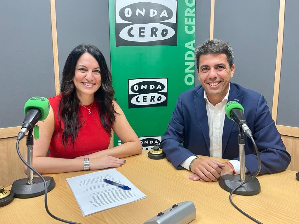 dipuAlicante's tweet photo. El presidente @CarlosMazon40 repasa la actualidad económica, política y social de la provincia, junto a la periodista Luz Sigüenza de @OCRAlicante 🎙️

Sigue la entrevista, hoy a las 12:20h 📻 https://t.co/SbpQMbduTa