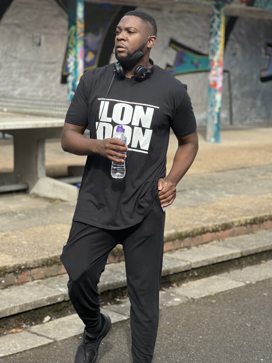 QUICK! There are some spaces left to spend the evening with <a href="/RealRapman/">Rapman</a> at The Link in Thamesmead tomorrow! You'll get to hear about his life and career + take part in a Q&amp;A. The event starts at 6.30pm.

Book your free space: tinyurl.com/3bxbeez2
<a href="/PeabodyLDN/">PeabodyLDN</a>