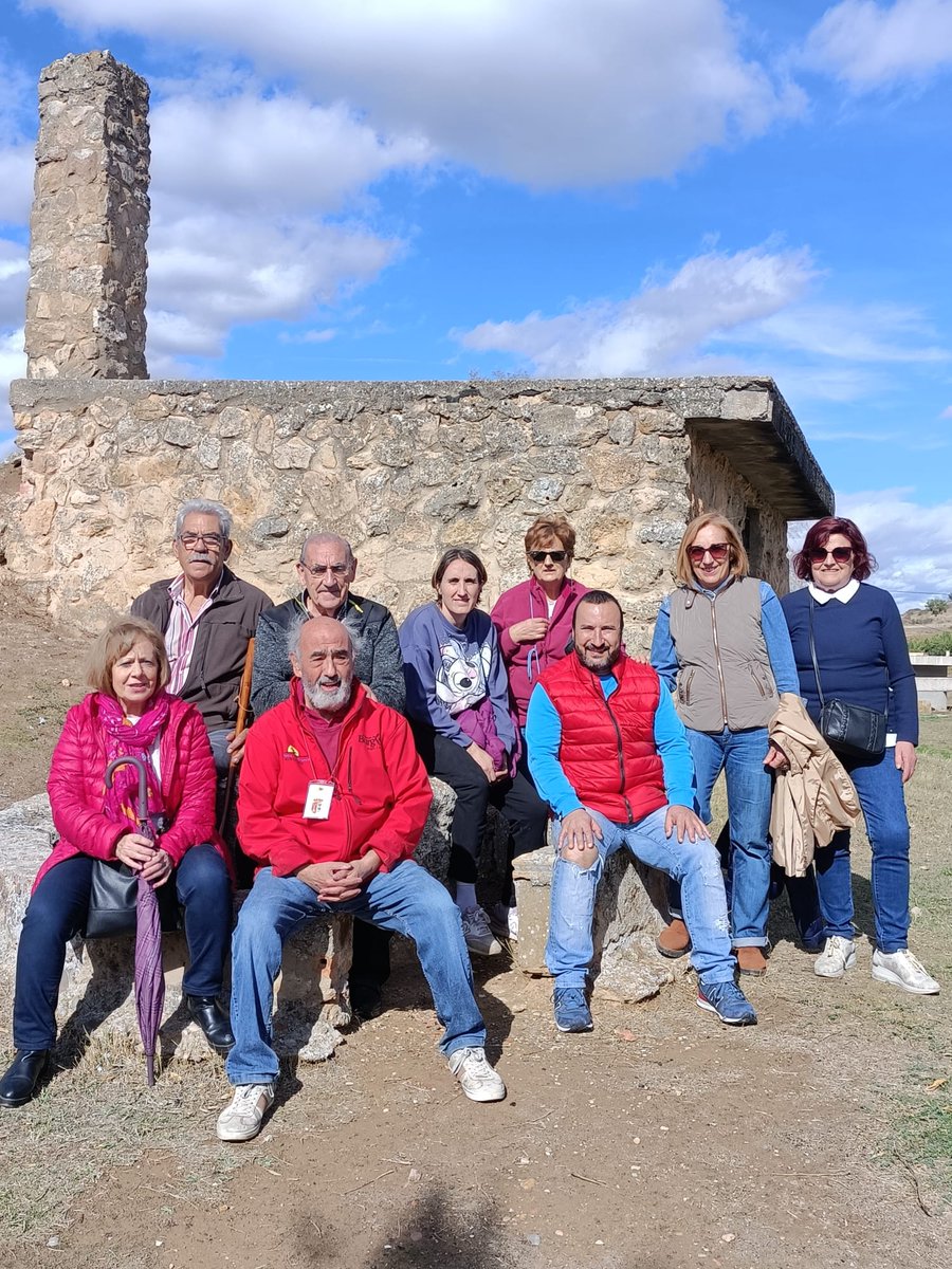 RiberVoluntaris's tweet photo. Estupendo fin de semana con rutas ¿Te Enseño mi Pueblo? Casi 60 visitantes disfrutaron de bellos paisajes en la mejor compañía, en #VillaescusaDeRoa🏡, #Zuzones🏡, #Zazuar🏡 y #Brazacorta🏡. Gracias Ana Belén de Acriduero, Agustín, riberizador de Zazuar y Paqui de Zuzones https://t.co/hsyFZX9imP