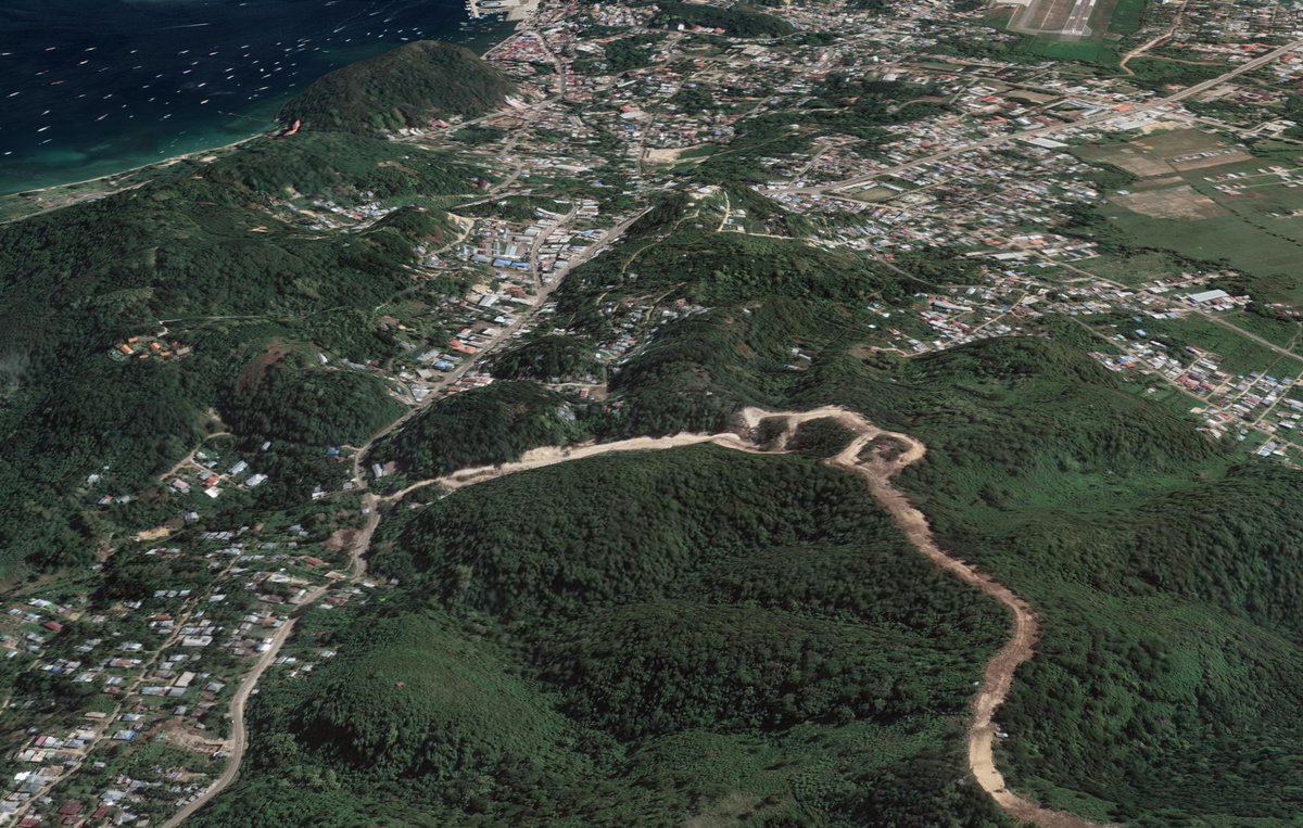 KawanBaikKomodo's tweet photo. Begini tangkapan layar Google Earth atas kondisi hutan itu (Oktober 2022) https://t.co/p6QjlTvCBs