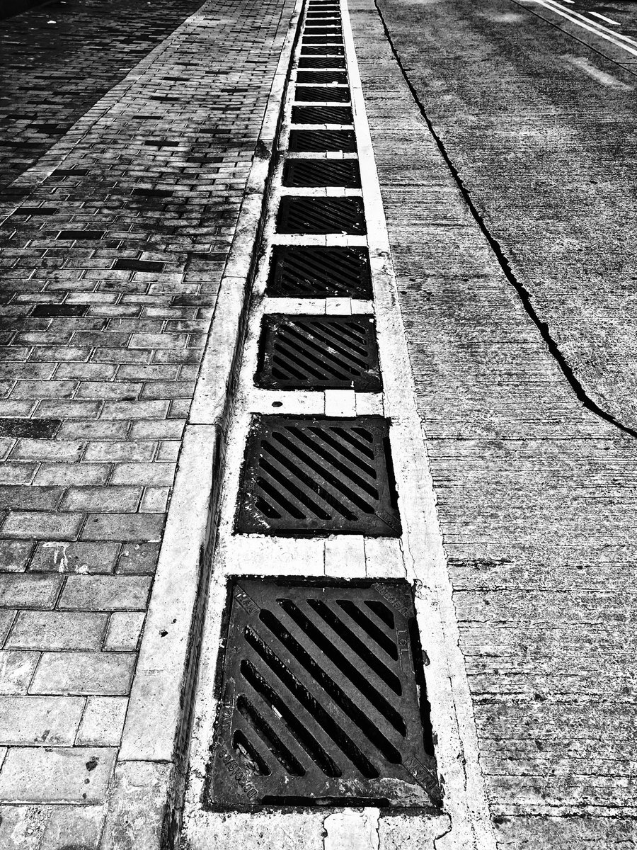 boomhkg's tweet photo. #0071 Canal Cover。

Follow our Instagram 
https://t.co/vkyLXV0euj

Available on Opensea.
https://t.co/exAGIFtkkn

#opensea #nft #nfts #NFTCommumitoy

Patterns with Black and White。Boom your mind 1 pattern at a time。 https://t.co/Hzo0od0o8w