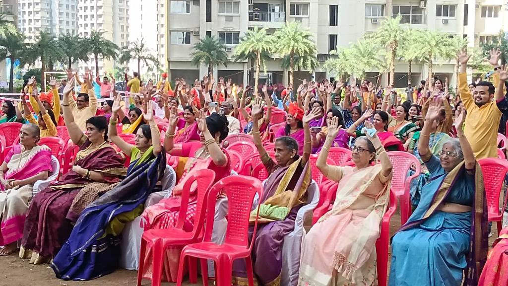 manoj_kotak's tweet photo. उत्सव दीपावलीचा, उत्सव आनंदाचा !!

आज भांडुप येथे "आपण मराठी संस्था रुणवाल ग्रीन्स" तर्फे आयोजित "दिवाळी पहाट" कार्यक्रमामध्ये सहभागी झालो आणि मराठीतील दिग्गज कलाकारांच्या सुमधुर संगीताचा व इतर सांस्कृतिक कार्यक्रमाचा आनंद घेतला व जल्लोषात दिवाळी साजरी केली. 
#HappyDiwali_2022 https://t.co/ZW1sDsRCMv