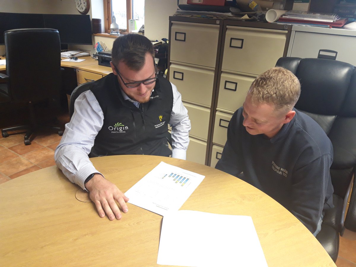 Devil is always in the detail! Nutrition Agronomist Toby Ward and Suffolk farmer James Porter review the 2021 <a href="/YENZer0/">YEN Zero</a> report and enter data for the 2022 harvest year into the <a href="/adasYEN/">YEN - The Yield Enhancement Network</a> online system. 

Want to know more about YEN Zero?  yen.adas.co.uk/projects/yen-z… or drop us a DM!