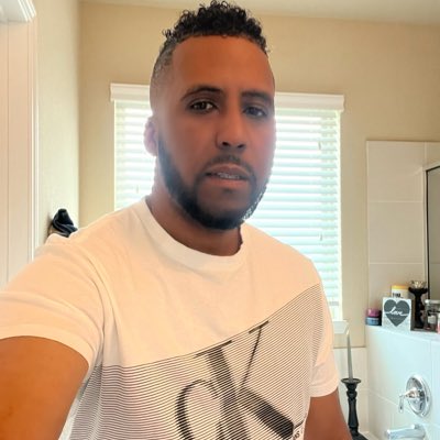 Crown_Collins's tweet photo. #NewProfilePic https://t.co/PKy7cr3r6E