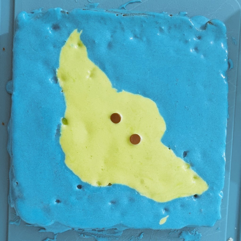Will be sticking to Woolies mud cakes from now on.. 
Yes, that's supposed to be Grogu not a mangled stingray.

I apologise to all the #StarWars fans out there for this monstrosity... 

Happy Birthday <a href="/LORDYYx1/">LordyX</a> 😘