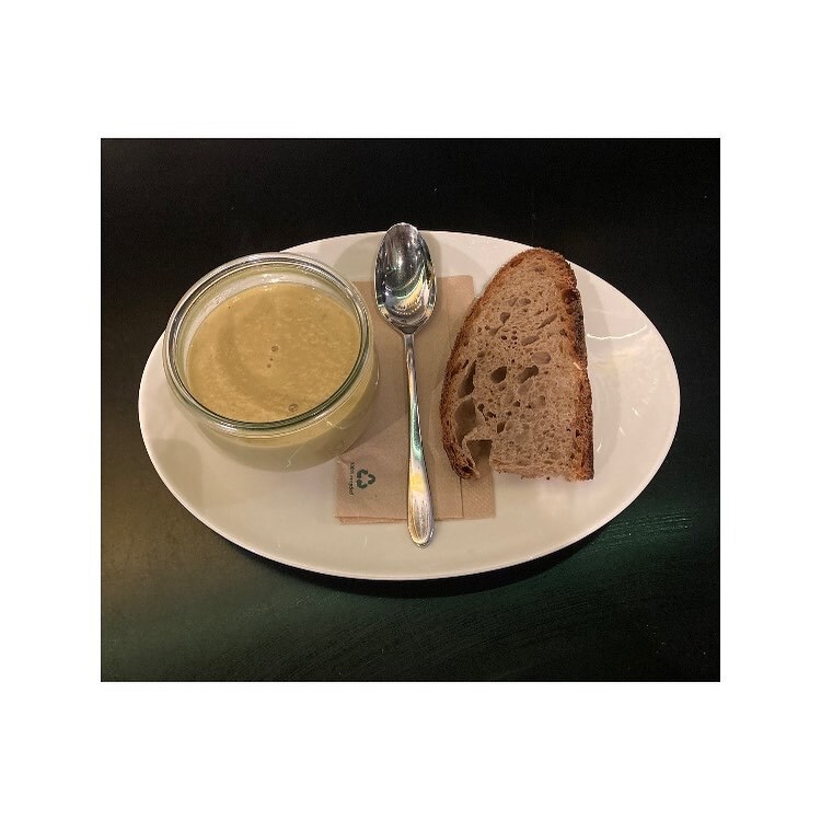Es gibt seit letzter Woche wieder Suppe bei uns im @effingerbern 🥣

Die Sorte wechselt jede Woche ab und du kannst deine Suppe nur mit Brot oder noch mit Salat zusammen haben. Auch als Take-Away erhältlich.

Perfekt für die kalte Jahreszeit! 🍂🍁

#eff… instagr.am/p/CkFsDelqiJK/