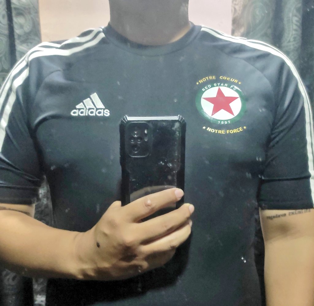 Shamr00g's tweet photo. Bonjour
@RedStarFC ✊🏻🔴⭐
#NotreCoeur
#NotreForce https://t.co/9N3UH7GIS8