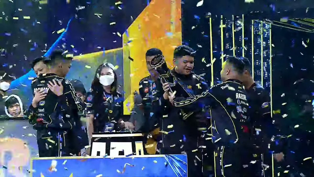 48esports's tweet photo. RRQ Kazu menjadi Juara baru Free Fire Indonesia Masters 2022 Fall, serta bersama SES Alfaink akan mewakili Indonesia dalam Free Fire World Series 2022 pada November nanti #FFIM https://t.co/6pNbvqn1WL