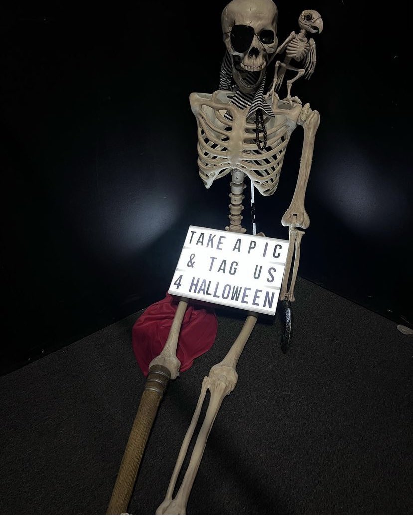 RoomLockdown's tweet image. Visiting us @RoomLockdown between 24th-31st October? 
Take a selfie in our spooky reception area and tag us!

Best photo wins a prize😏

#halloween #HappyHalloween #Competition #escaperoom #escaperooms #HalloweenAdventureNight #scary