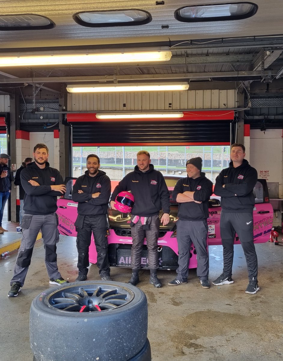 Impamark's tweet photo. Yesterday Flora headed down to @Brands_Hatch to support the Project Zero Racing team for their final race of the year!
Despite some awful weather, they ended the season brilliantly!
What a year they have had. Well done team! ποΈπ
#sponsorship #modifiedfords https://t.co/zTNTqzmmEx