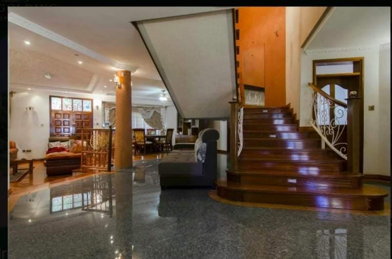 📍RUNDA RUAKA RD

A magnificent 5 bedroomed (all ensuite ) double storeyed House with Servants quarters, sitting on 0.5 Acre Land boasting premium finishes and well manicured garden at a Price of Kes. 95,000,000

0722396160
lindamokeira.com
Linda@lindamokeira.com