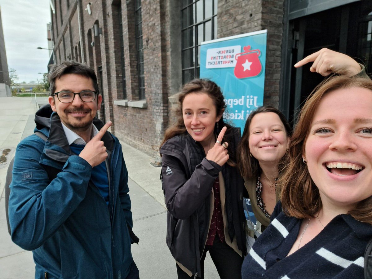 About yesterday: the handsome #dinopop team doing fieldwork at the last PB Maastricht meeting 💪