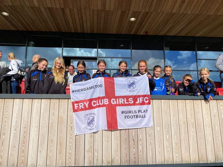 Markgrinter73's tweet photo. The flag had another day out at Bristol City High performance centre to watch Bristol City women  win there game against Crystal Palace women with the u12s squad #bristolcitywomen #hergametoo #fryclubjfc https://t.co/Z0mSXyLrfx