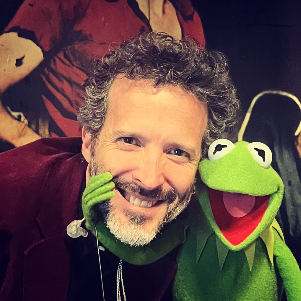 Together again. So incredible to have my friend @kermitthefrog join me onstage tonight in New York!