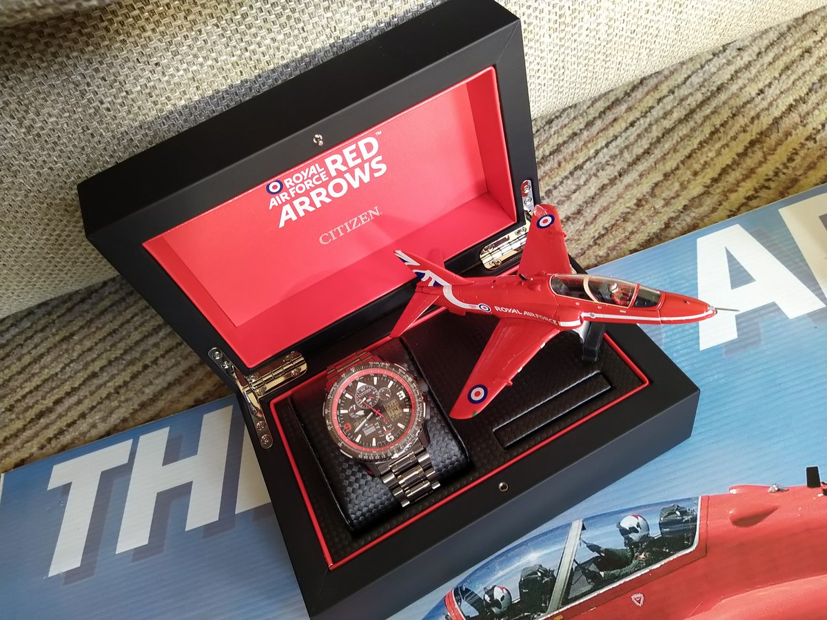 My #Redarrows watch collection.    
#citizen Eco - Drive 

Can't wait for next season 🤙

🔴🔴 RED HOT 🔴🔴