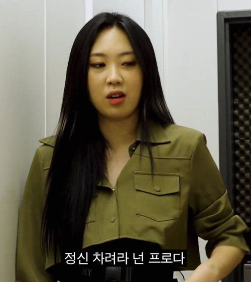 Celebsstyle5's tweet photo. 셀럽 : 이영지
어디 : 차린건 쥐뿔도 없지만
브랜드 : 어반드레스 (AVANDRESS)
모델 : Arena pocket crop shirt KHAKI

https://t.co/S6hSx16h7c

 #AVANDRESS #어반 #어반드레스 #이영지 #LeeYoungji #셔츠 #손민수 #손민수템 https://t.co/b85GRGQtaQ