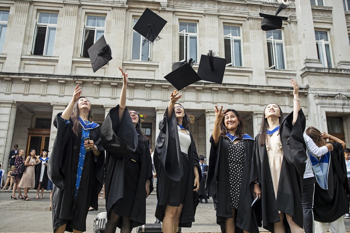 There is still time to book your graduation tickets for our January 2023 ceremonies! Bookings close on 31 October 2022 ⬇️ yourgraduation.co.uk