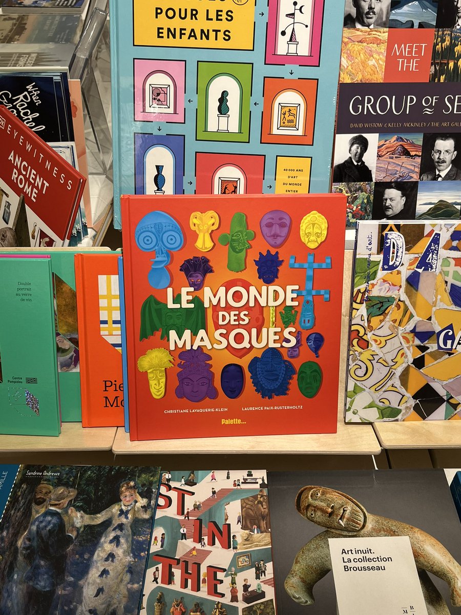ChrisLavaquerie's tweet photo. Le parcours les "Arts du Tout-Monde" du @mbamtl de Montréal @MTL_Ville  est superbe. Plusieurs masques de la collection sont commentés dans notre livre "Le monde des masques". Merci aux libraires du musée pour cette sélection 🙏 @EditionsPalette #LPaixRusterholtz https://t.co/ybIN0RAvh8