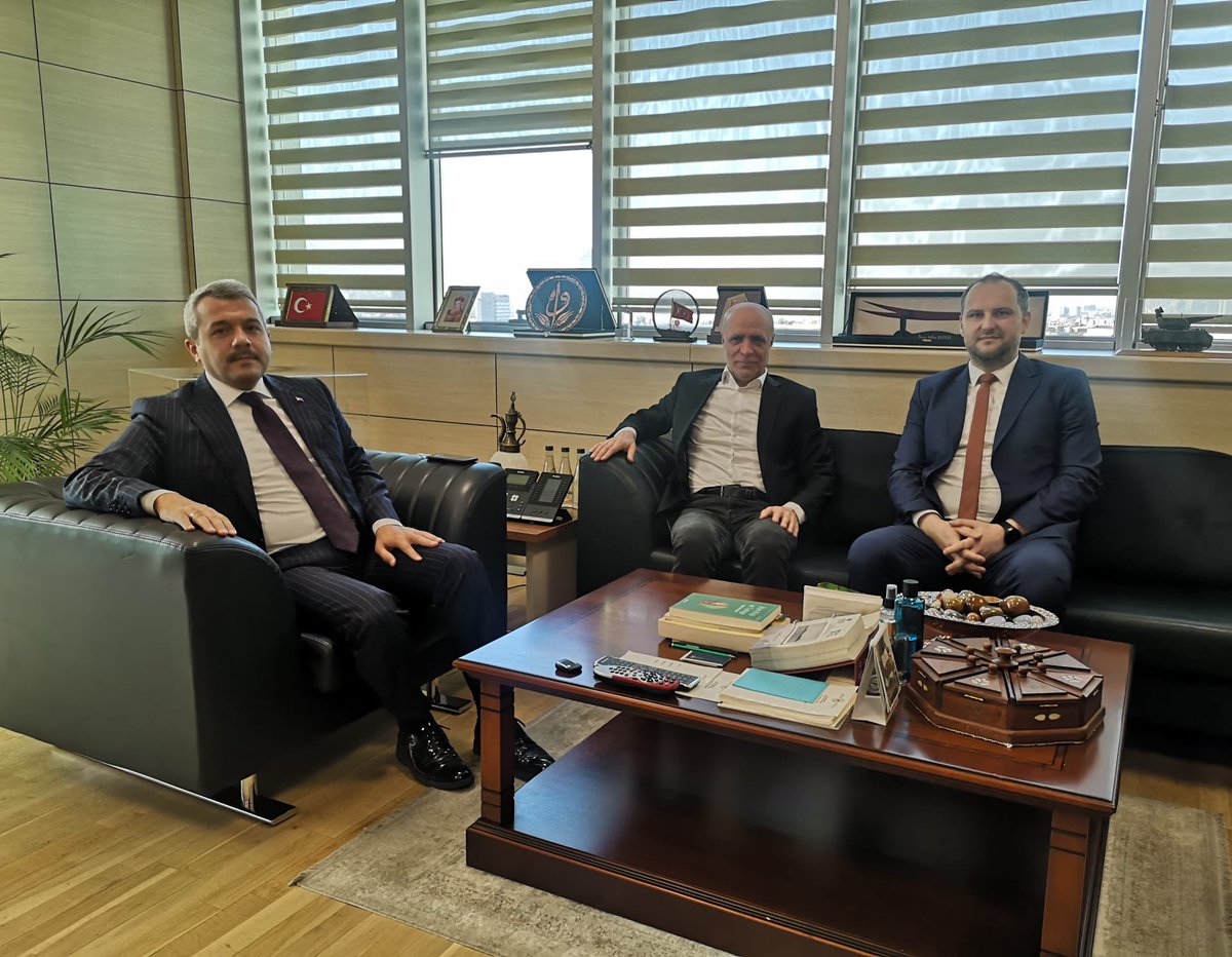 Genel Başkanımız Baki Gülbaba ve Genel Başkan yardımcımız Emrah Sağır Gençlik ve Spor Bakan Yardımcısı Sayın İhsan Selim Baydaş’ı makamında ziyaret ederek başta promosyon ve yemek ücreti olmak üzere üyelerimizin talep ve sorunlarıyla ilgili bir görüşme gerçekleştirdi.