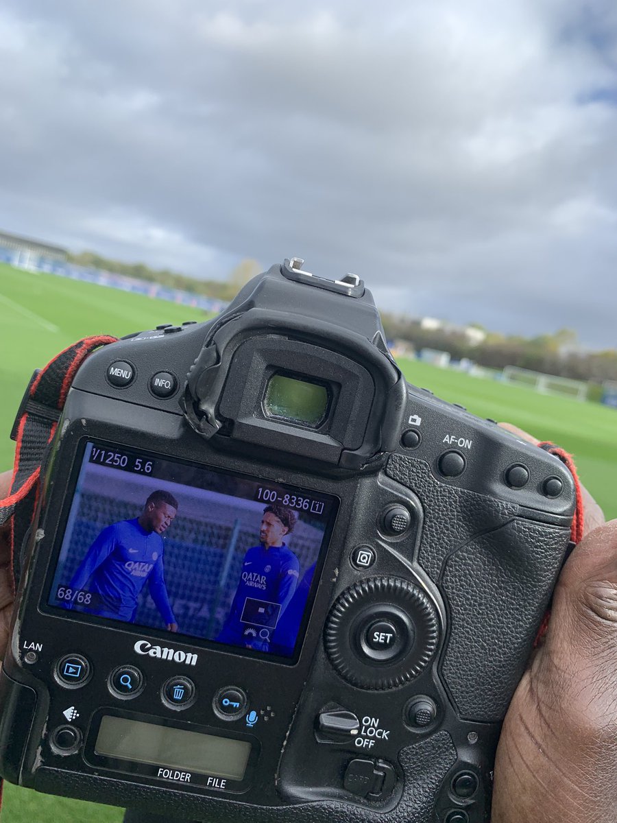 OLIVETALLARON's tweet photo. #PSG : Nuno #Mendes est à l’entraînement ce matin . Veille de PSG/Maccabi @CanalplusFoot @PSG_inside @ChampionsLeague https://t.co/7jbICY1Fn4