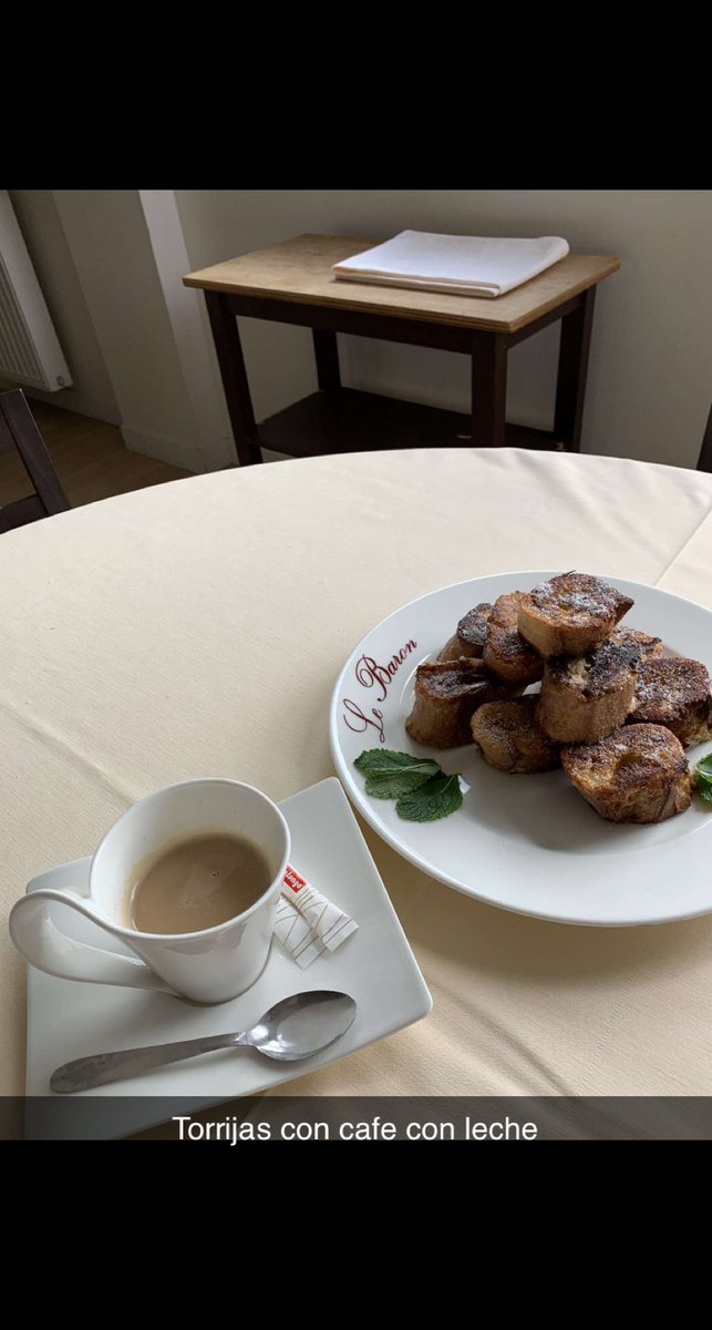 LpProjets's tweet photo. Préparation de buñuelos de viento y chocolate pour el #DiaDeMuertos avec les 2ndes et petit-déjeuner espagnol pour les 1ères en #sectioneuropéenne espagnol.
!Buen provecho!
@LyceePardailhan https://t.co/ybD65PuC8x