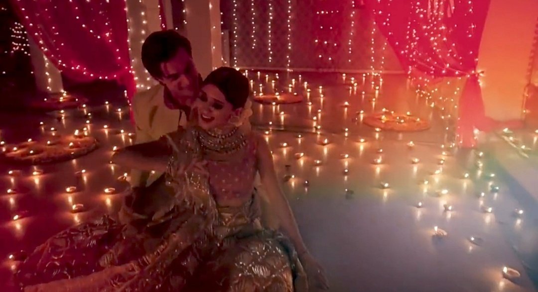 Favourite diwali celebration and the outfits 🤌🏻✨❤️
#ShivangiJoshi #MohsinKhan #Kaira