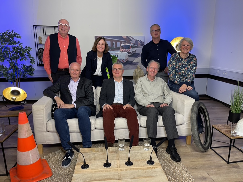 telemak_stream's tweet photo. Sessions 3 and 4 of the Belgian Road Research Centre (BRRC) are a wrap. It was a project with  50 training videos recorded, edited and dubbed for the Belgian Road Academy. 

#telemak #brrc #live #studio #video #webcast #streaming #training #safety #asfalt #beton #mobility https://t.co/geGISjdNT7