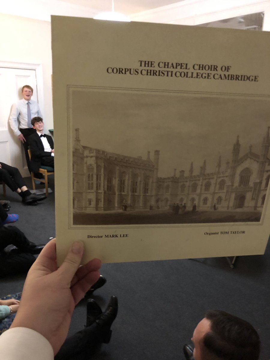 The first <a href="/CorpusCambridge/">Corpus Christi</a> informal Sunday recital of the academic year took place last night with accordion, recorder, violin, song + piano. We were also serenaded, via the medium of vinyl, by the 1987 <a href="/CorpusChoir/">Corpus Christi Choir</a> (inc <a href="/EmmaCleobury/">Emma Cleobury 🇬🇧🏴󠁧󠁢󠁷󠁬󠁳󠁿</a> <a href="/la_bayadere/">Virginia Knight</a> ) singing Byrd’s ‘Ave verum’